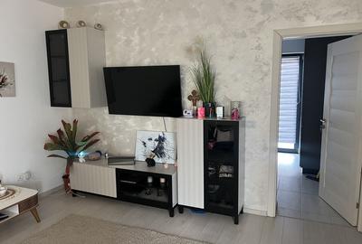 Casă cu 4 camere în Valea Adâncă