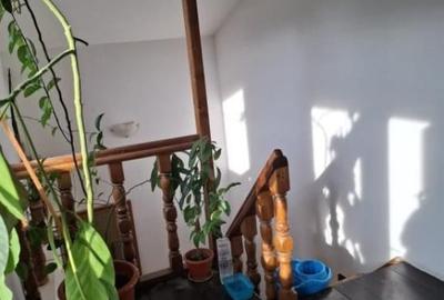 Casă cu 5 camere cu Teren 1521 Mp în Poiana