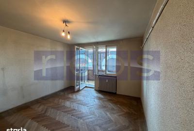 Apartament cu 3 camere decomandat în Tei