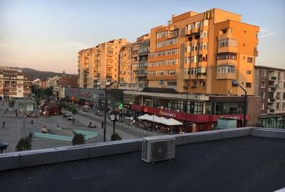 Apartament cu 3 camere decomandat în Traian - 1