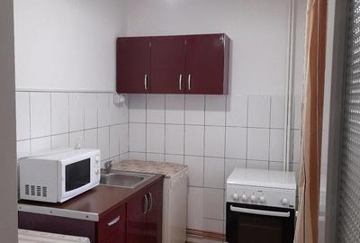 Garsonieră decomandată în Central