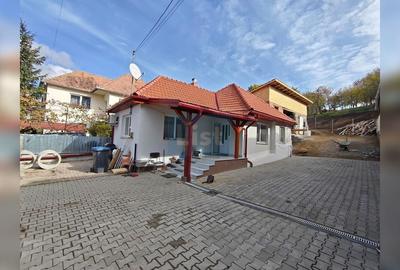 Casă cu 2 camere cu Teren 1000 Mp în Vâlcele