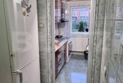 Apartament cu 3 camere semidecomandat în Central - 1