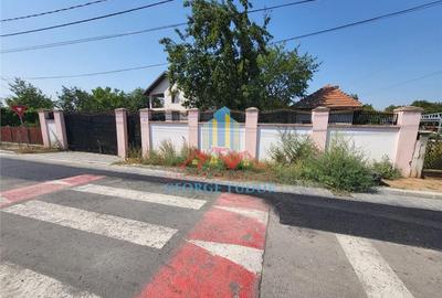 Casă individuală cu 2 camere cu Canalizare în Mihai Vodă