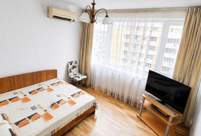 Apartament cu 3 camere semidecomandat în Vatra Luminoasă