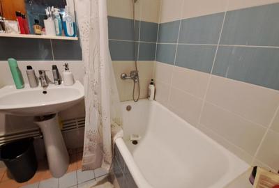 Casă individuală cu 4 camere cu Canalizare în Trocadero - 12