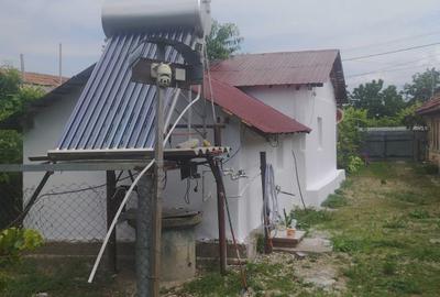 Casă cu 4 camere în Mărcești