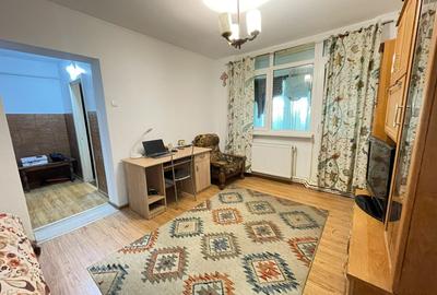 Apartament cu 2 camere semidecomandat, mobilat în Podu Roș