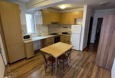 Apartament cu 2 camere semidecomandat, mobilat în Central