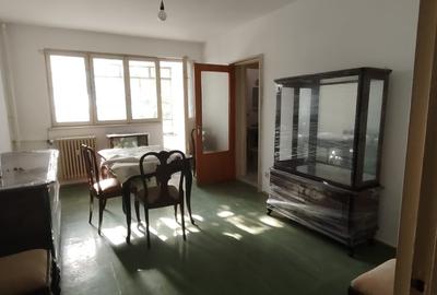 Apartament cu 3 camere circular în Drumul Taberei
