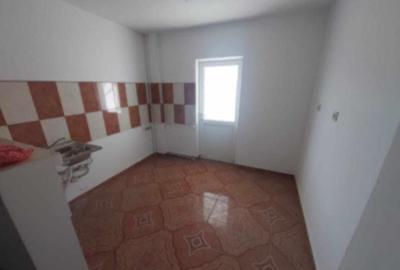 Apartament cu 2 camere decomandat în Micro 12 - 5
