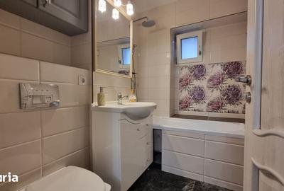 Apartament cu 3 camere decomandat în Nicolina
