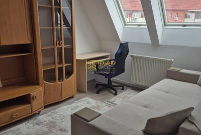 Apartament cu 2 camere decomandat în Podul de Piatră - 1
