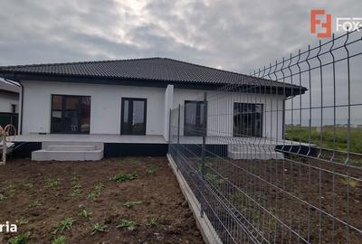 Casă cu 3 camere în Est - 1