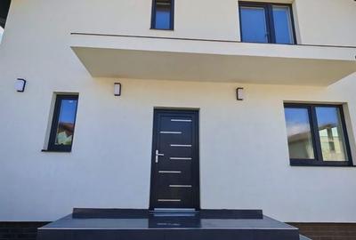 Casă cu 5 camere cu Teren 361 Mp în Central