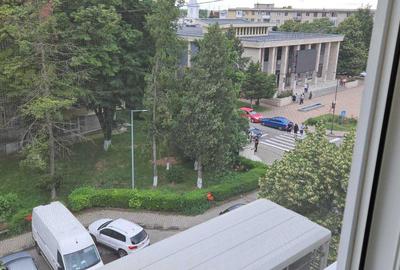 Apartament cu 2 camere semidecomandat în Central - 1