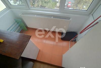 Apartament cu 2 camere semidecomandat, mobilat în Trivale