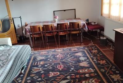 Casă cu 4 camere în Central - 1