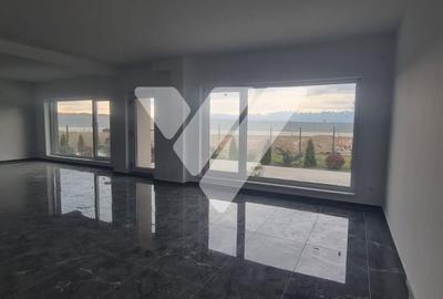 Casă cu 4 camere cu Teren 800 Mp în Gușterița