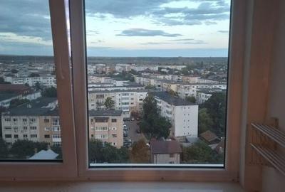Apartament cu 2 camere decomandat în Micro 5