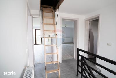 Casă cu 4 camere cu Teren 1000 Mp în Bradu