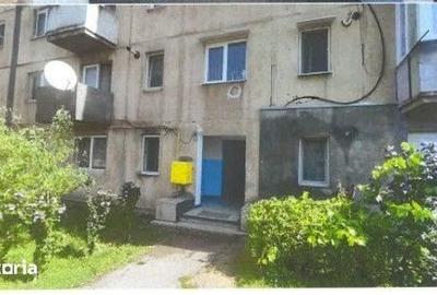 Apartament cu 2 camere semidecomandat în Călan