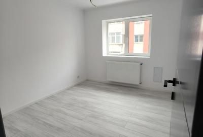Apartament cu 3 camere decomandat în Central - 3