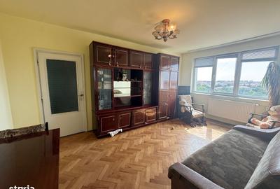 Apartament cu 3 camere semidecomandat în Central
