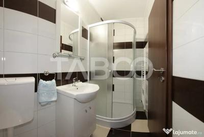 Casă cu 10 camere cu Teren 499 Mp în Paltin