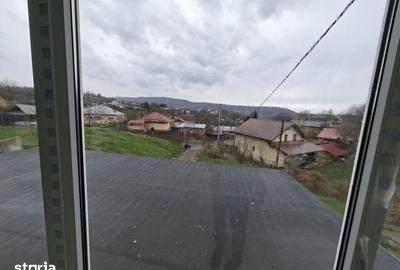 Casă cu 10 camere cu Teren 2736 Mp în Vest - 1