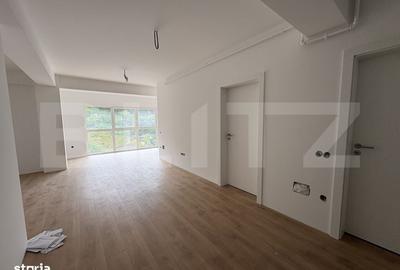 Apartament cu 3 camere semidecomandat în Central - 1