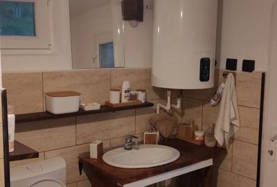 Casă cu 3 camere cu Teren 1600 Mp în Știnăpari