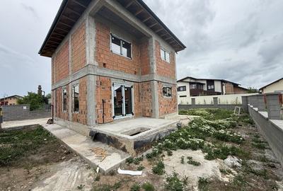 Casă cu 4 camere în Berceni - 1