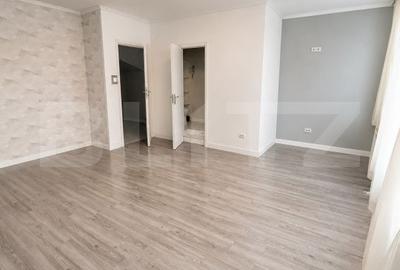 Spațiu comercial, de 1,000 mp, în Central - 9