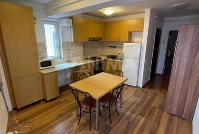 Apartament cu 2 camere semidecomandat, mobilat în Central