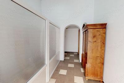 Spațiu comercial, de 79 mp, în Central - 8