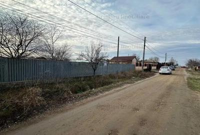 Teren intravilan de 2000 mp, în Lacu Sărat