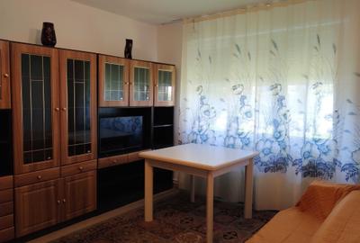 Apartament cu 3 camere semidecomandat în Central - 2