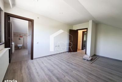 Casă cu 4 camere cu Teren 380 Mp în Central - 10