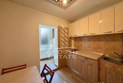 Apartament cu 2 camere decomandat în Lipovei
