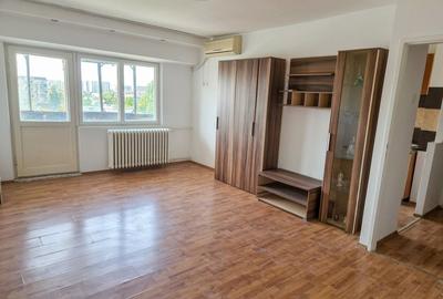 Garsonieră decomandată în Lujerului
