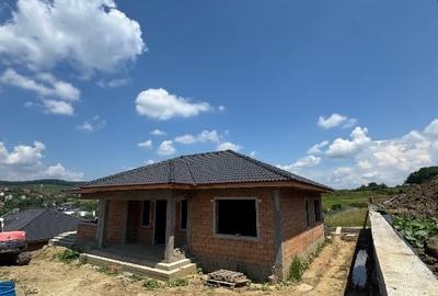 Casă individuală cu 4 camere cu Teren 609 Mp în Livezeni - 2