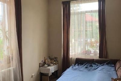 Apartament cu 3 camere decomandat în Grigorescu