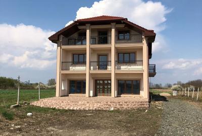 Casă cu 4 camere în Central - 10