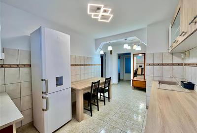 Apartament cu 3 camere decomandat, mobilat în Tractorul - 3