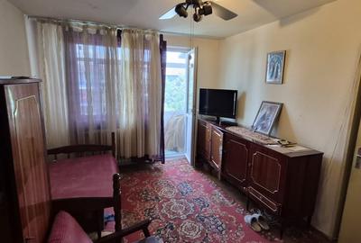 Apartament cu 3 camere decomandat în Central - 1