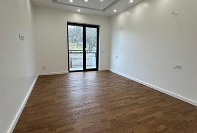 Apartament cu 3 camere în Central - 1
