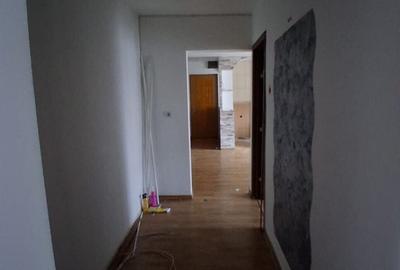 Apartament cu 4 camere în Ferentari