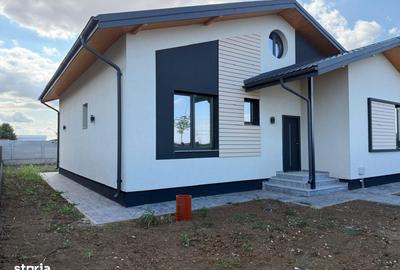 Casă cu 4 camere cu Teren 440 Mp în Frumușani