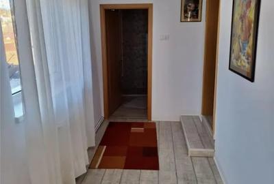 Casă cu 2 camere cu Teren 100 Mp în Schei